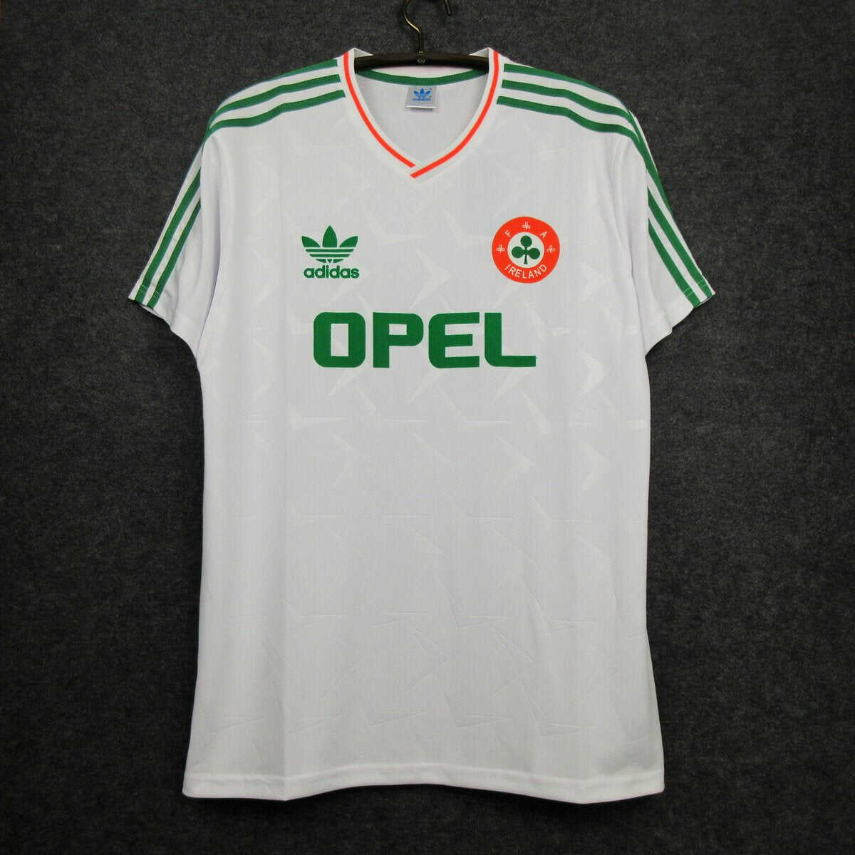 1990 Ireland away kit
