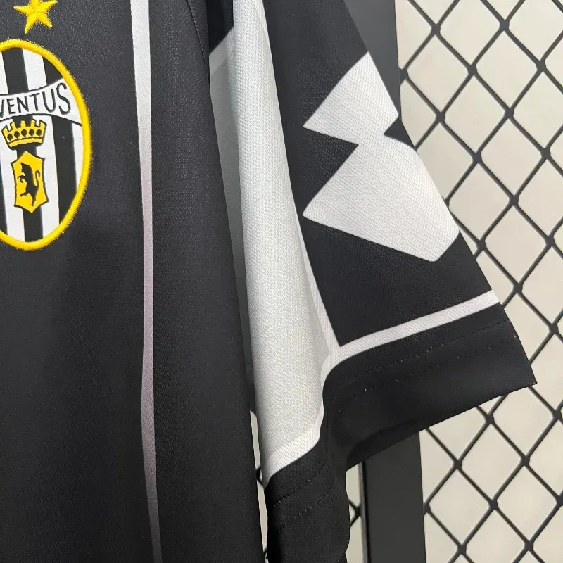 2000-2001 Juventus Black Soccer retro kit