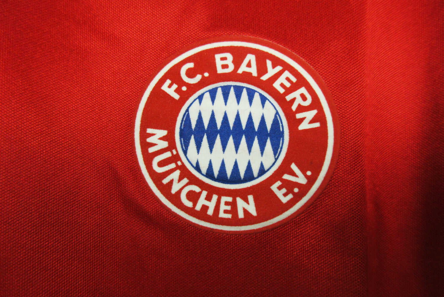 1993-1995 Bayern Munich Home kit