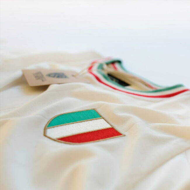 Advantages Vintage Italy Gli Azzurri Away Soccer Jersey Spiritual