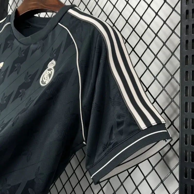 Real Madrid Black Retro Model Soccer retro kit