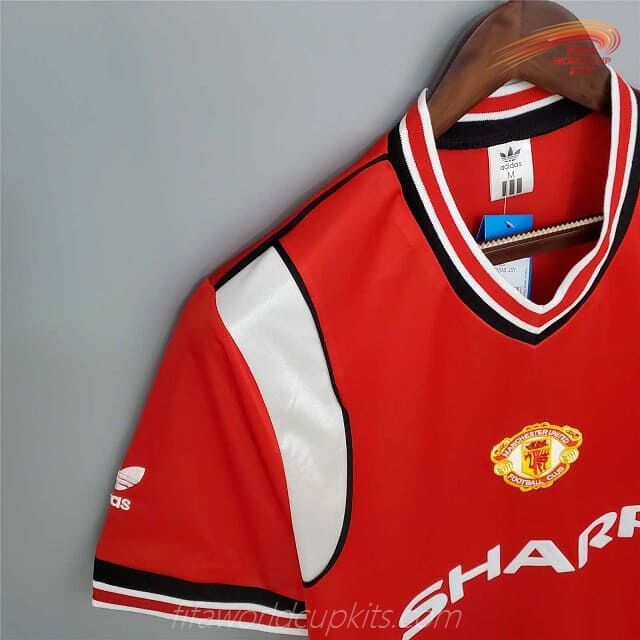 Manchester United 84-86 Home Football Kit