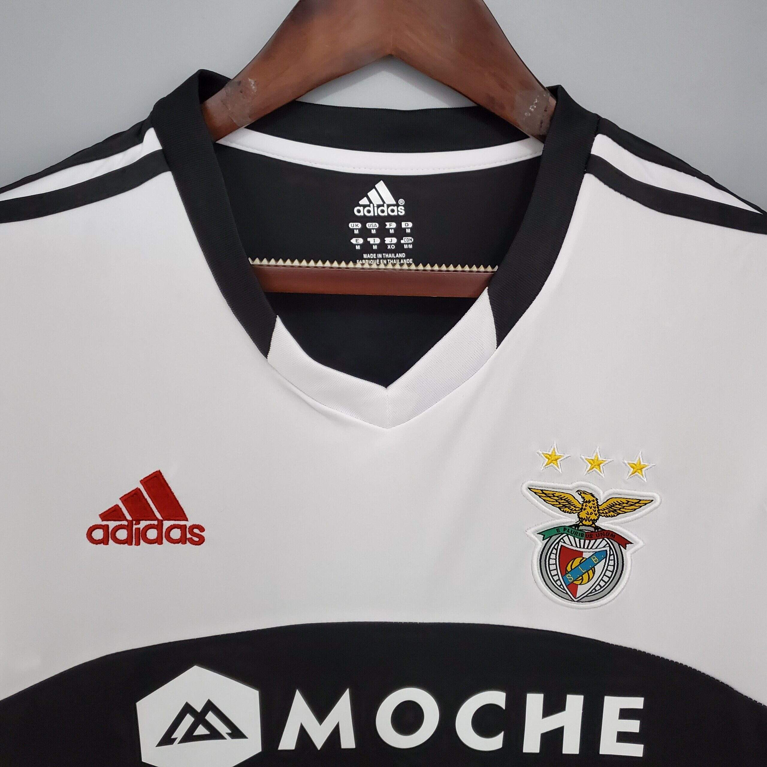 2013-2014 Benfica away kit