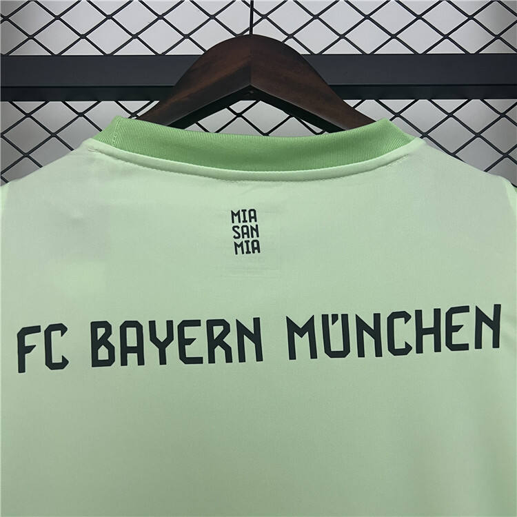 Bayern Munich 2526 Goalkeeper Shirt Jersey - Official Replica 12642