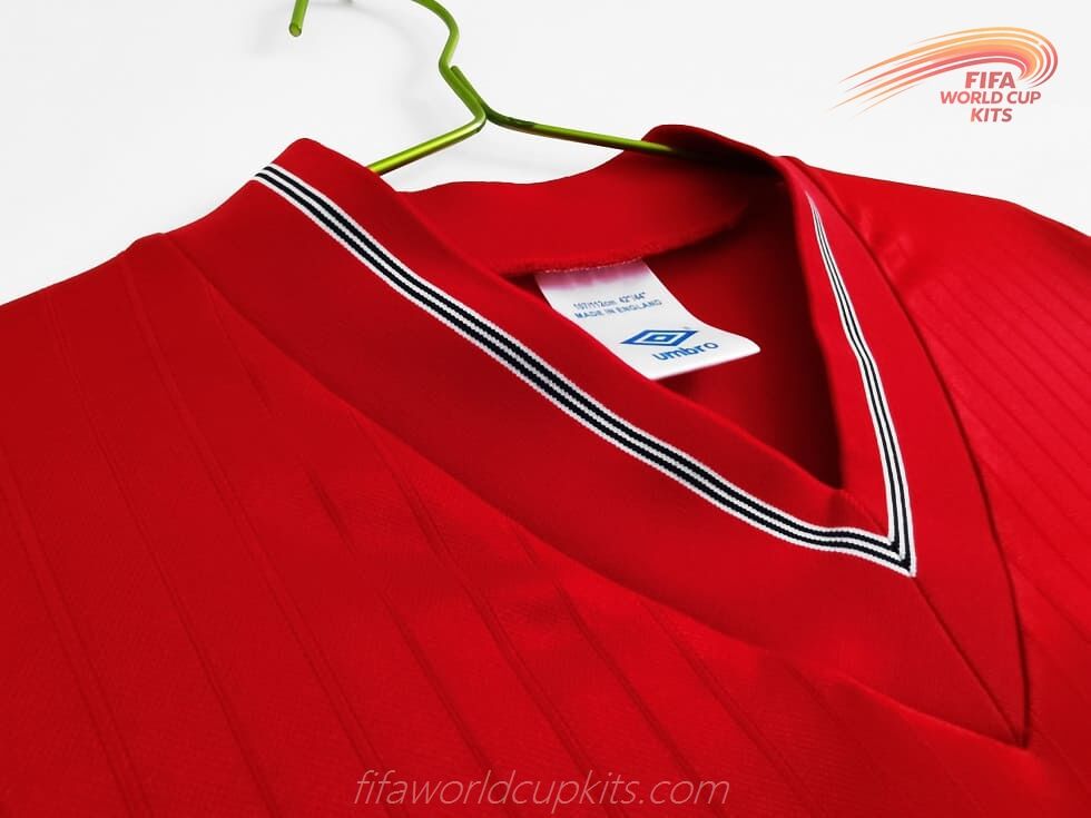 England season 84-87 Travel Soccer Kit