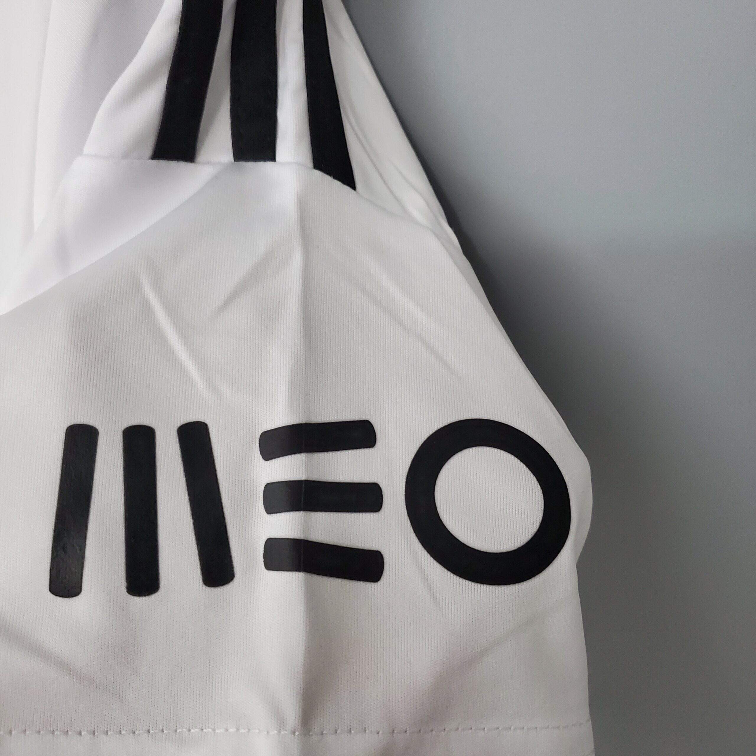 2013-2014 Benfica away kit