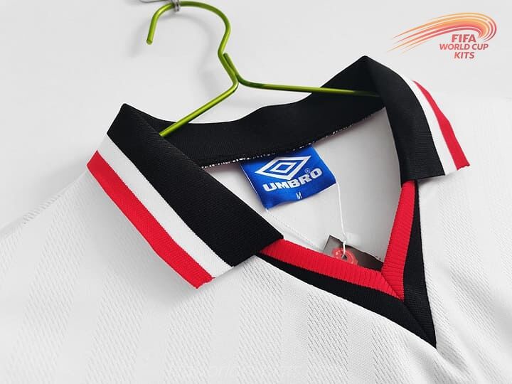 Road Soccer Uniform of Manchester United 96-97