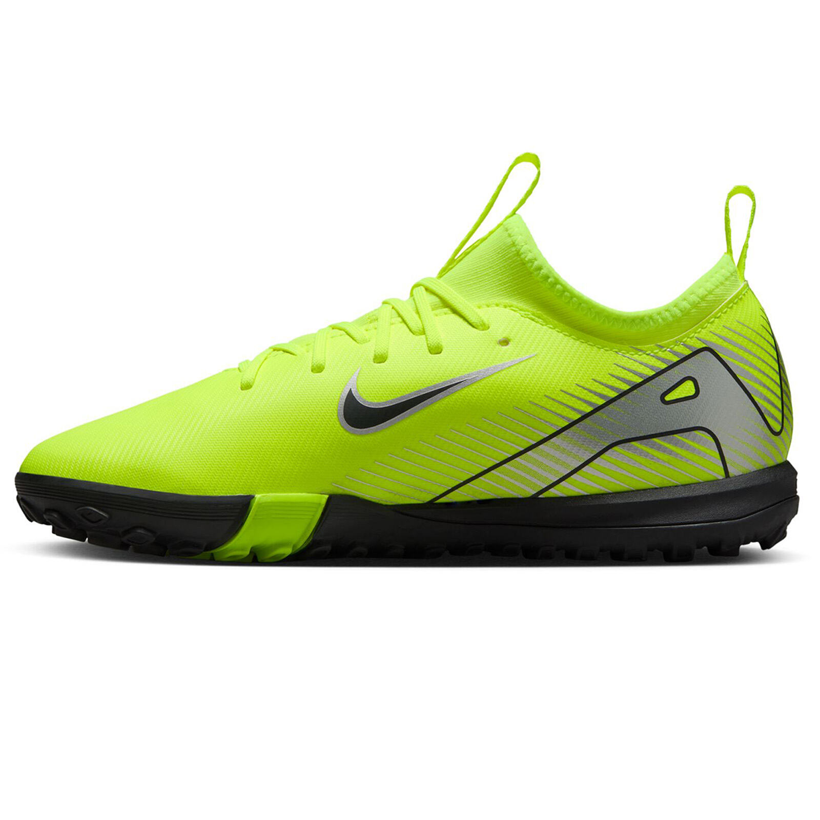 premium-grade football Nike Your Favorite Team Training Kit 2024