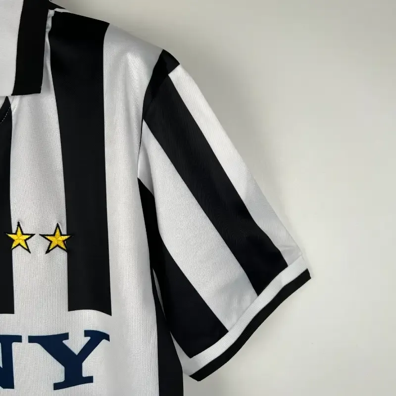 1996-1997 Juventus Jersey retro kit
