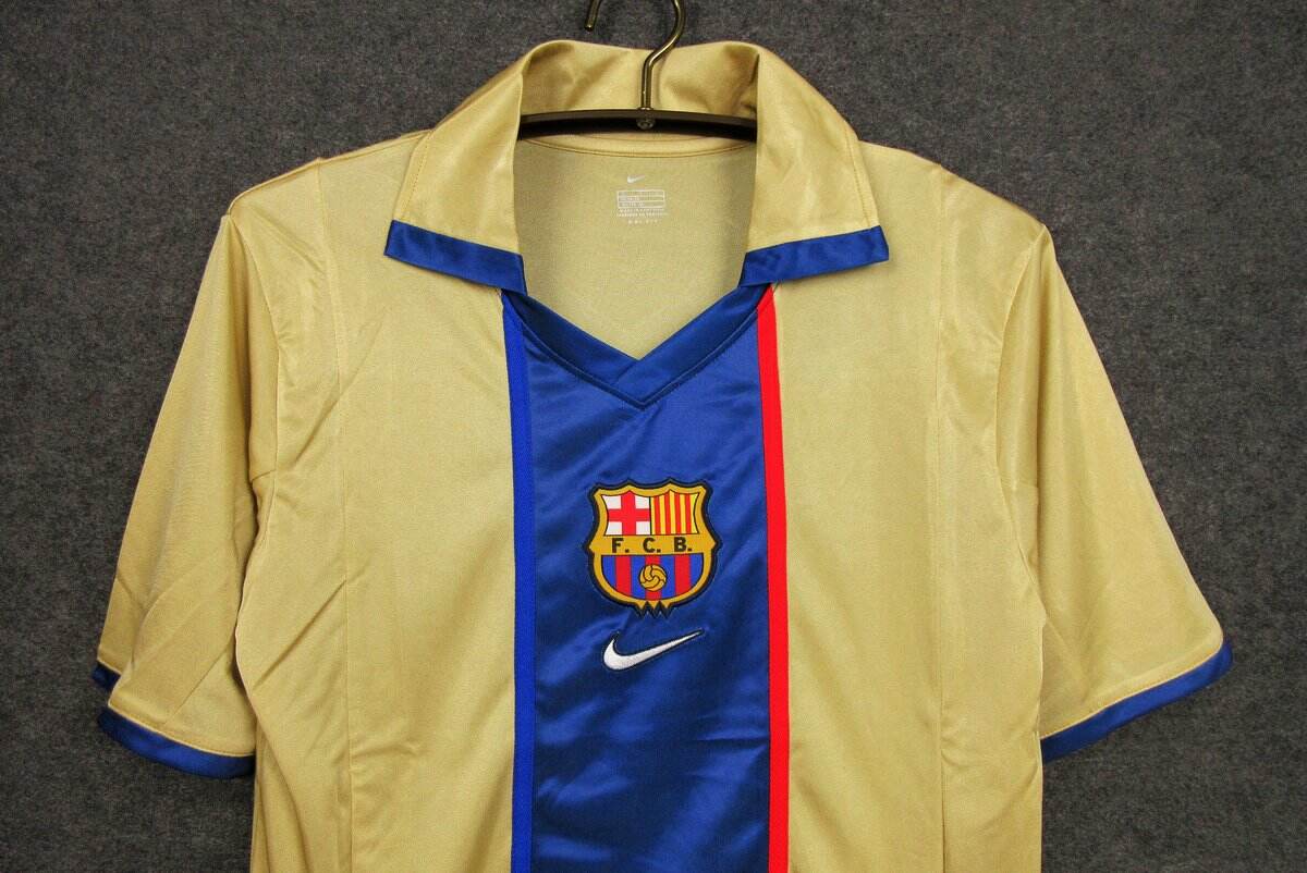 2002-2003 Barcelona away kit