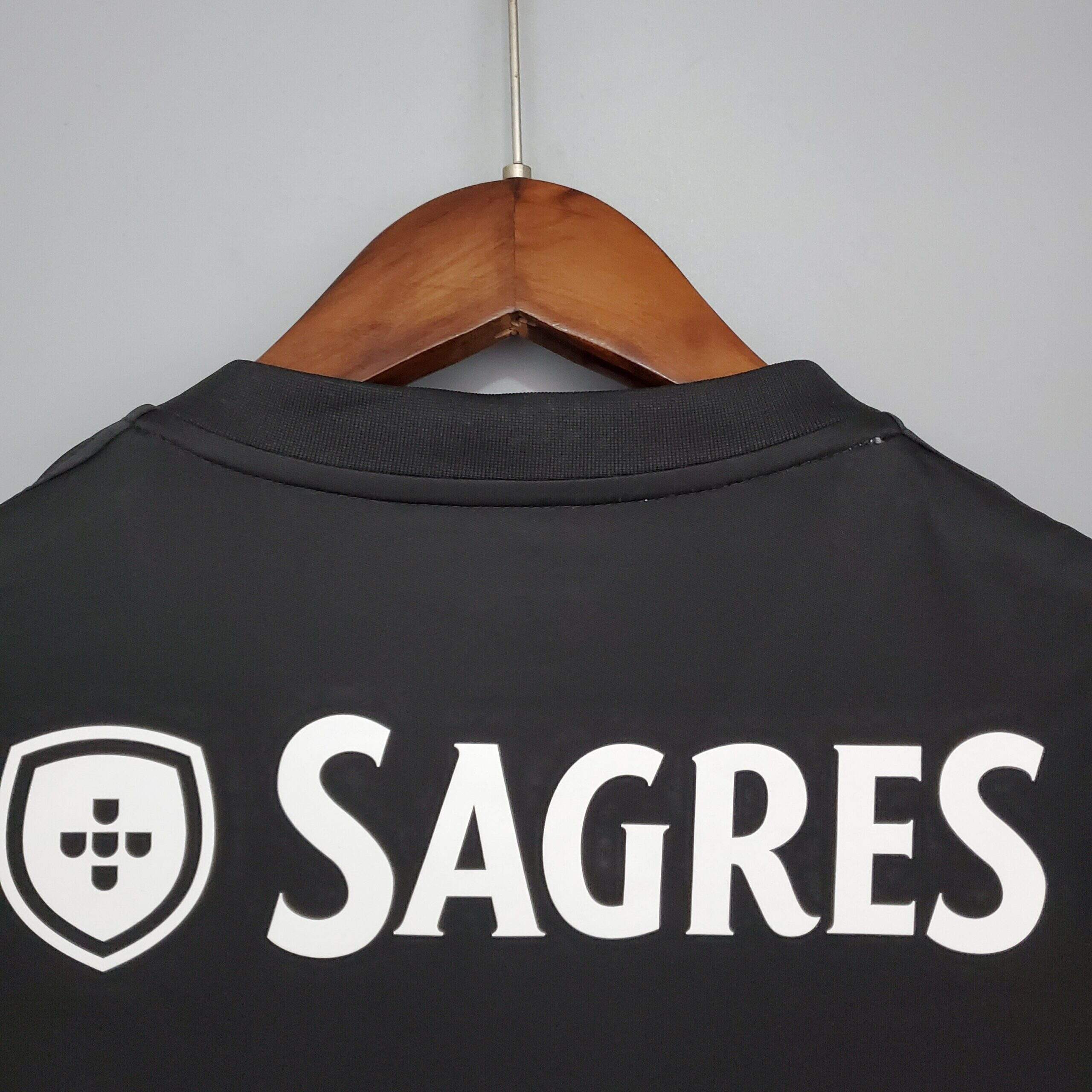 2013-2014 Benfica away kit