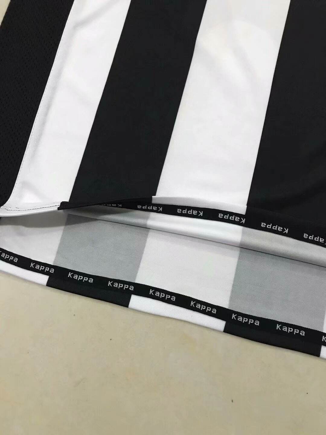 199798 JUVENTUS RETRO HOME SHIRT - Official Replica 3863
