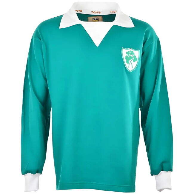 Republic Of Ireland 1975 Retro Football Shirt Performance