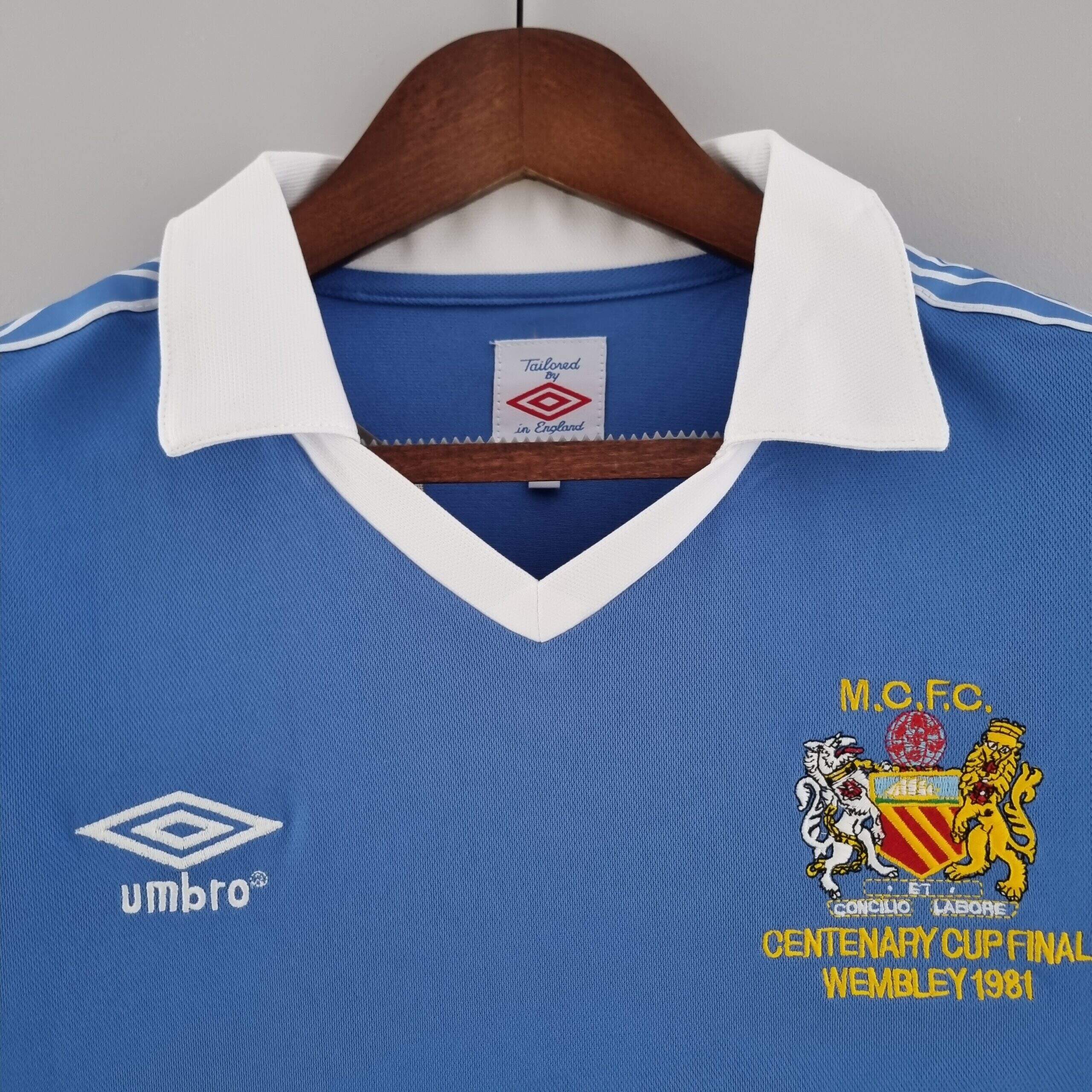 1981/82 Manchester City Finals retro kit