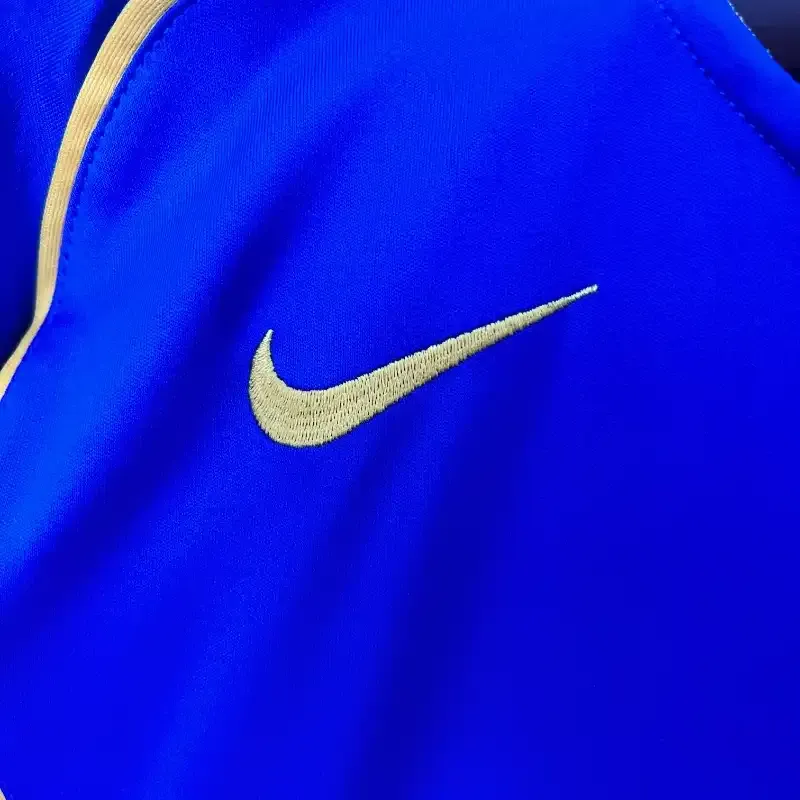 2004-2005 Juventus Jersey retro kit