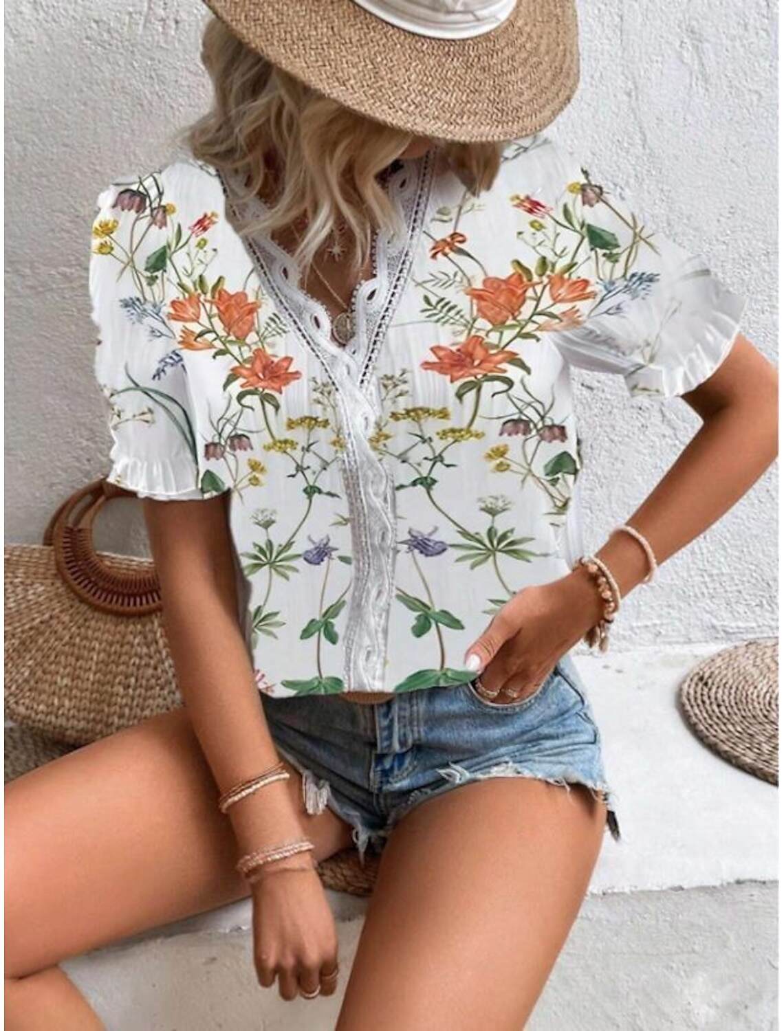 Women's Elegant Lace Tops Eyelet Blouse Ethnic Floral Lace Puff Sleeve Short Sleeve V Neck Daily Romantic Petite Tops Summer Holiday Wear Summer