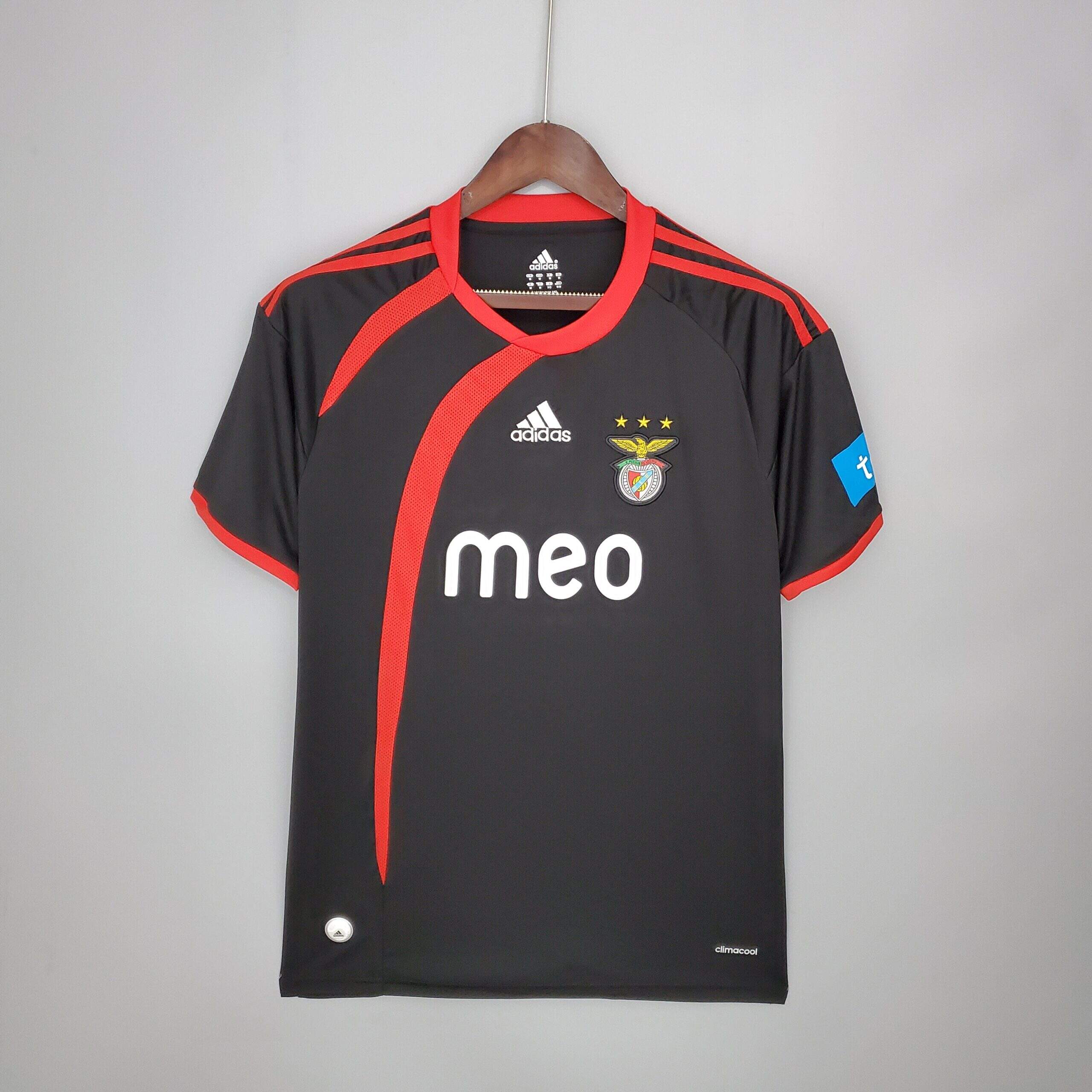 2009-2010 Benfica away kit