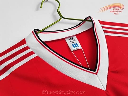 Manchester United 82-83 Home Football Kit