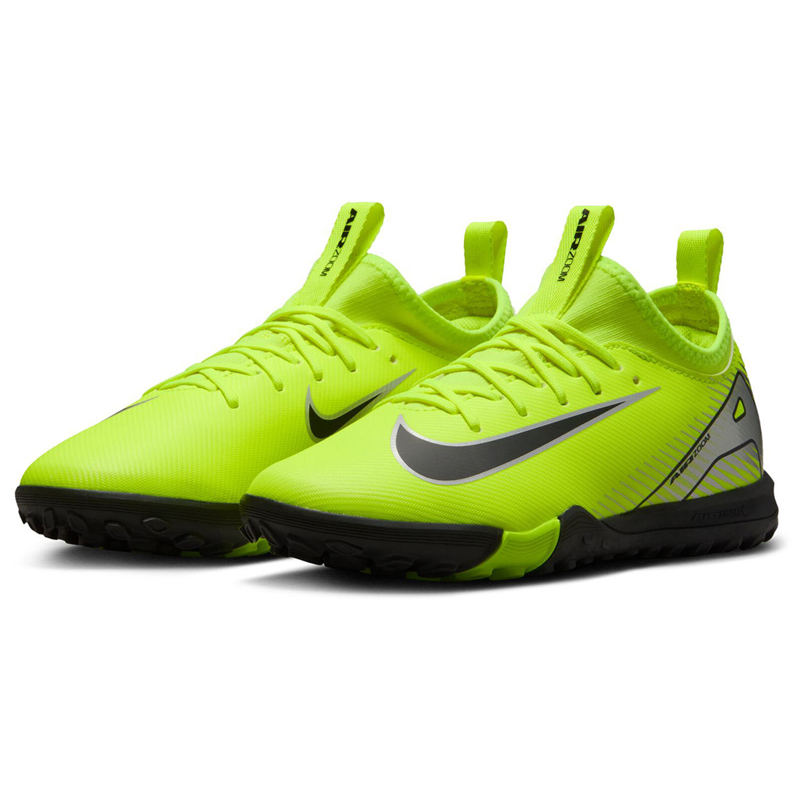 premium-grade football Nike Your Favorite Team Training Kit 2024