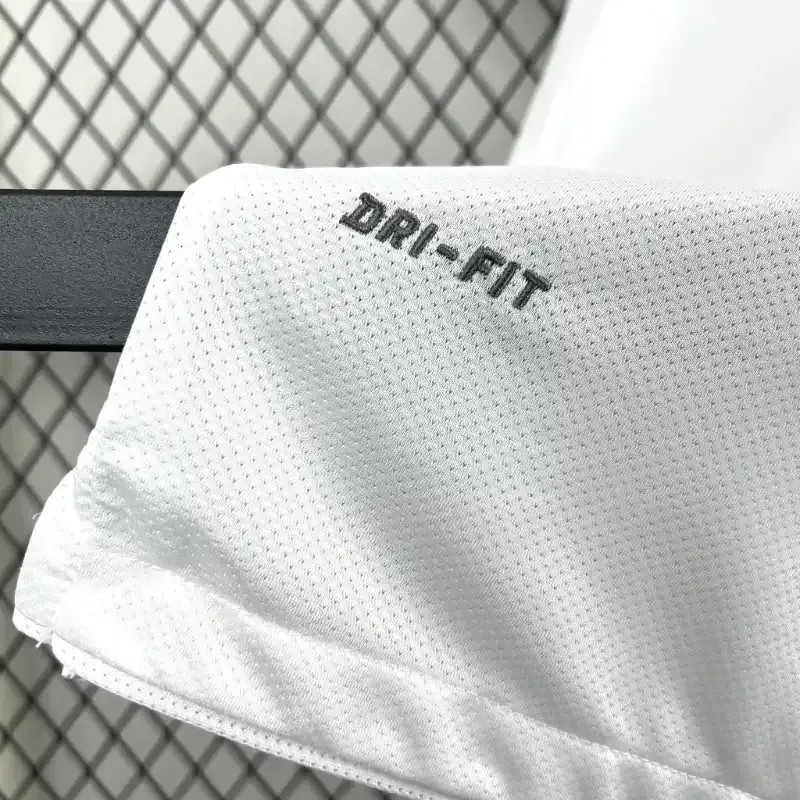 2010-2011 Juventus Jersey retro kit