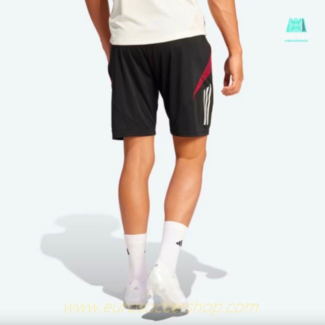 2024-2025 Man Utd Training Shorts (Black)