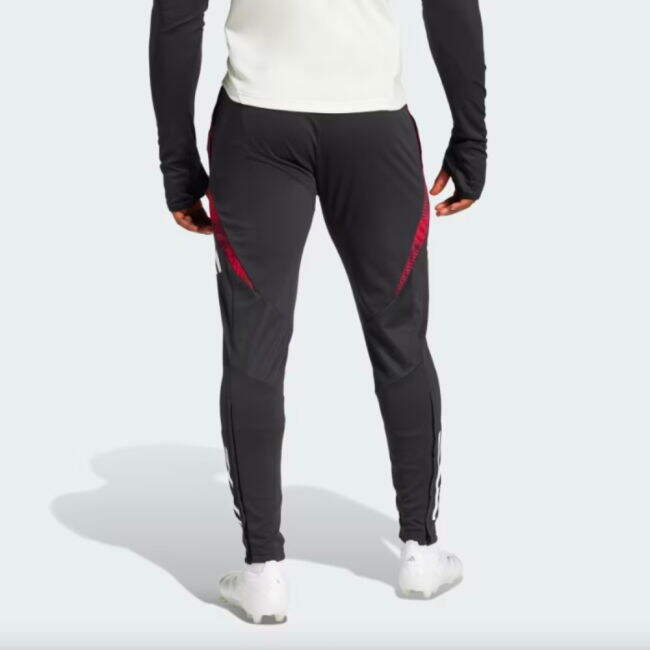 2025 Man Utd Training Pants (Black)