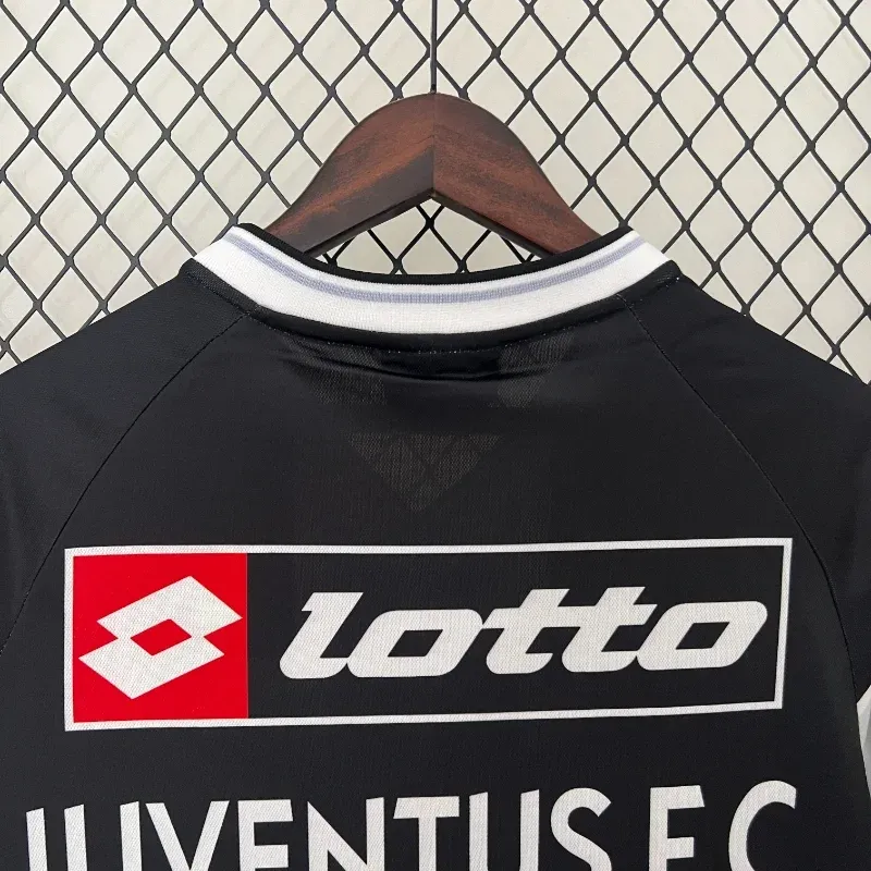 2000-2001 Juventus Black Soccer retro kit