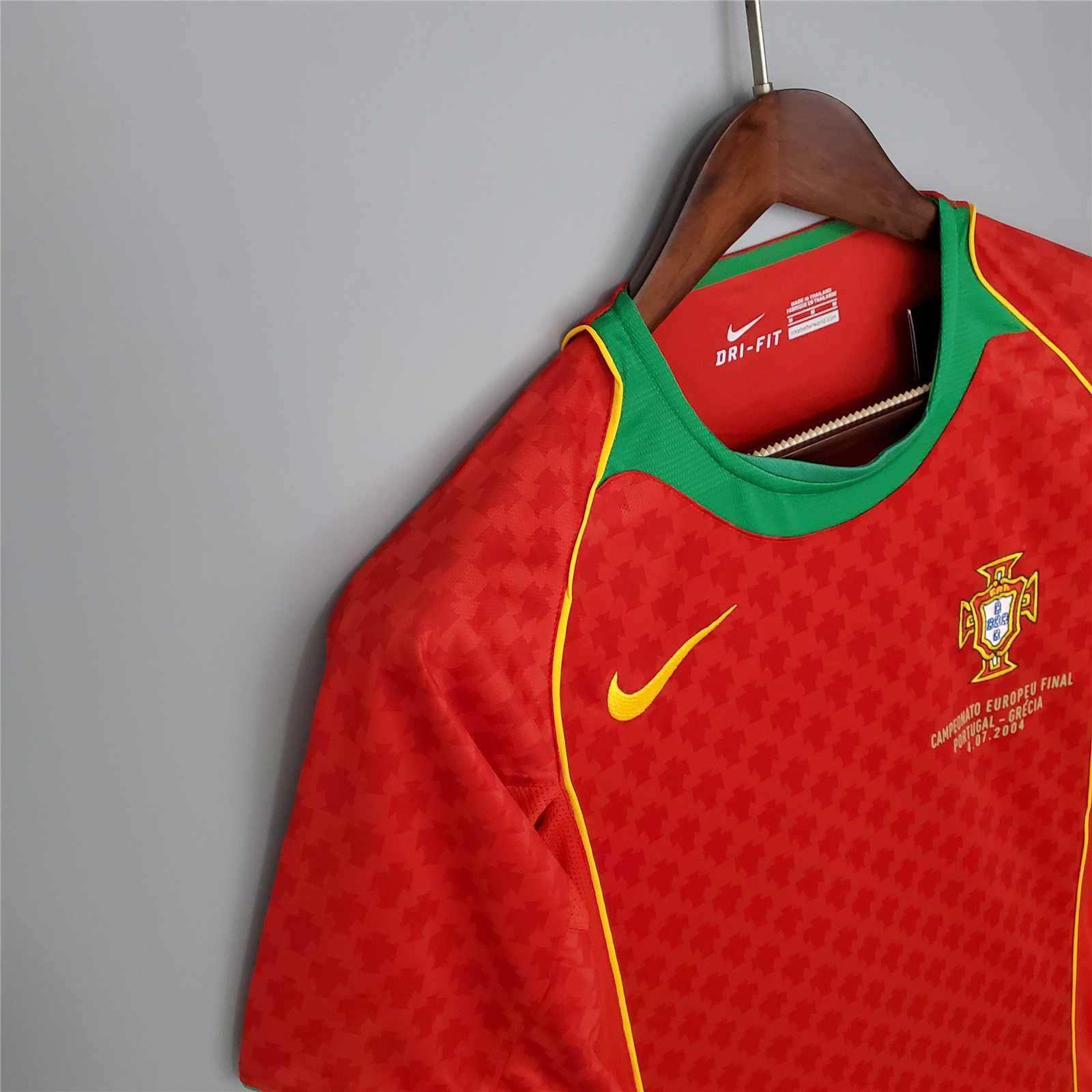 2004 Portugal Home kit