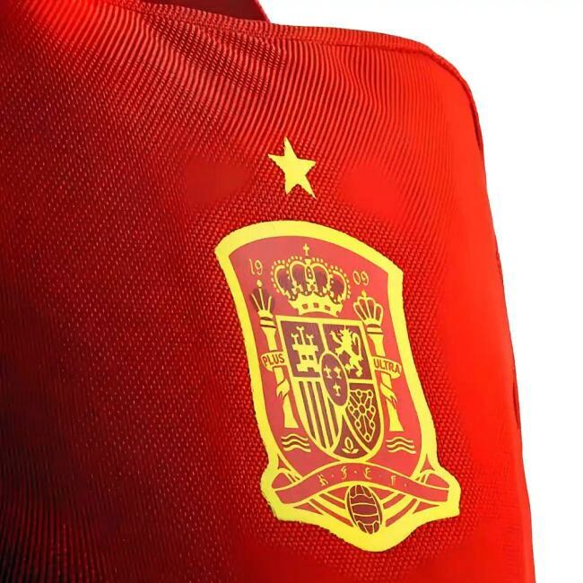 Fan Quality Spain Home Supporter Kit (Adults) (1)