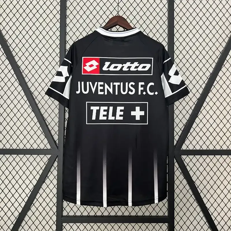 2000-2001 Juventus Black Soccer retro kit