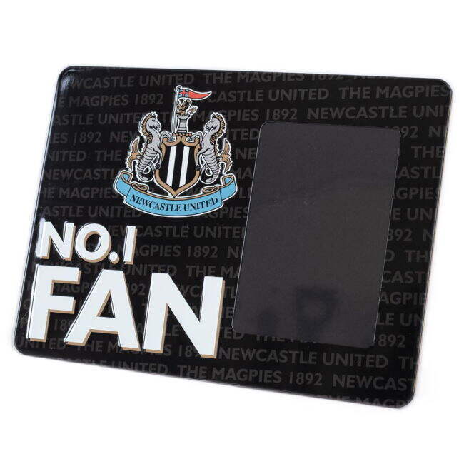 Supporter Grade Newcastle Home Supporter Kit (Adults) (2)