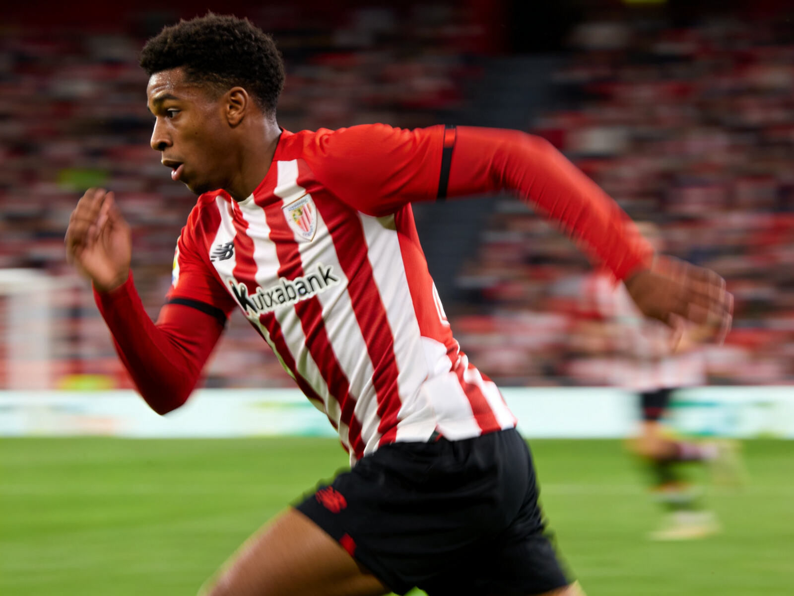 Athletic Club&lsquo;s Nico Williams uses his explosive pace in the team&rsquo;s iconic red and white striped jersey. A standout kit for fans of electric wing play.