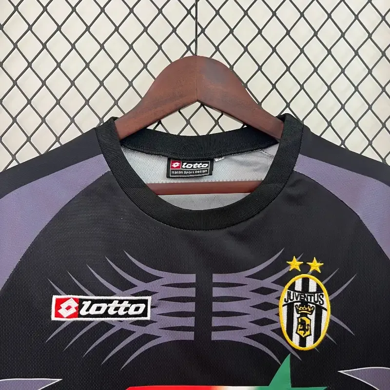 2001-2002 Juventus Goalkeeper Soccer retro kit