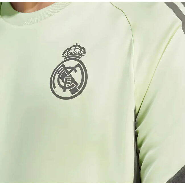 Professional Real Madrid 2025-2026 Training Uniform