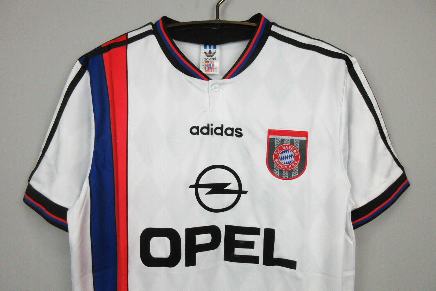 1995-1996 Bayern Munich away kit