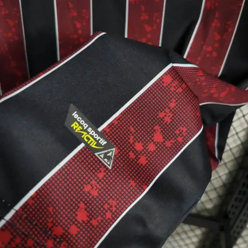 2008-2009 Manchester City Jersey retro kit