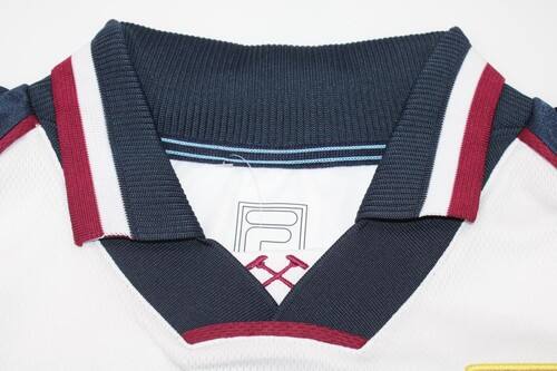 1999-2000 Visitante - Trendy Design - Authentic Replica